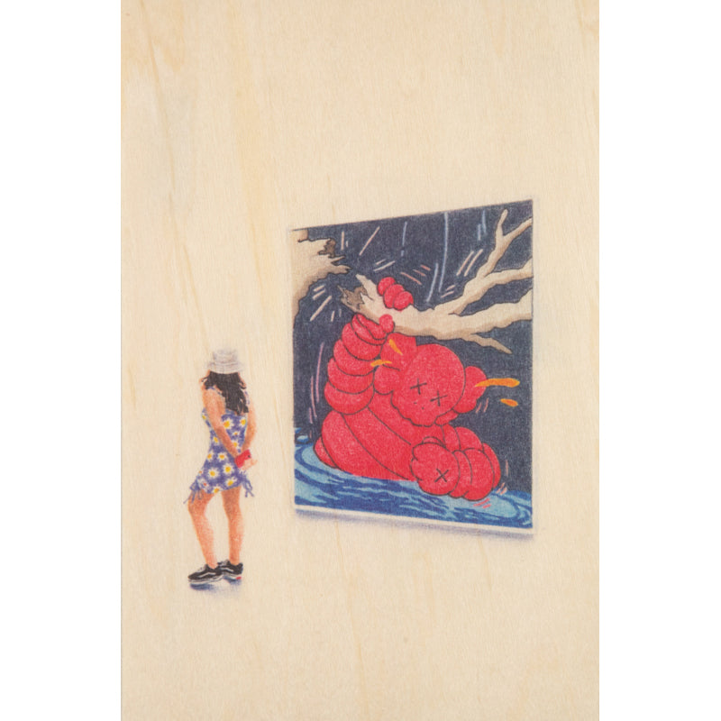 Carte en bois people at museum Kaws W